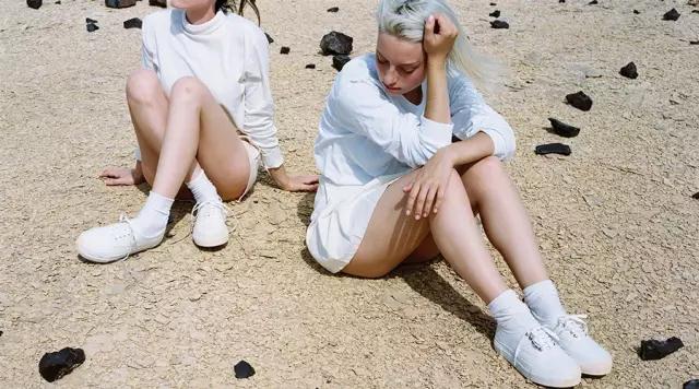 如何选择一款适合自己的小白鞋,拒绝花里胡哨的鞋子