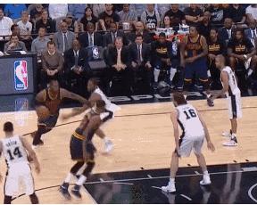 一肘就把詹皇击倒？这个*男美**子竟……