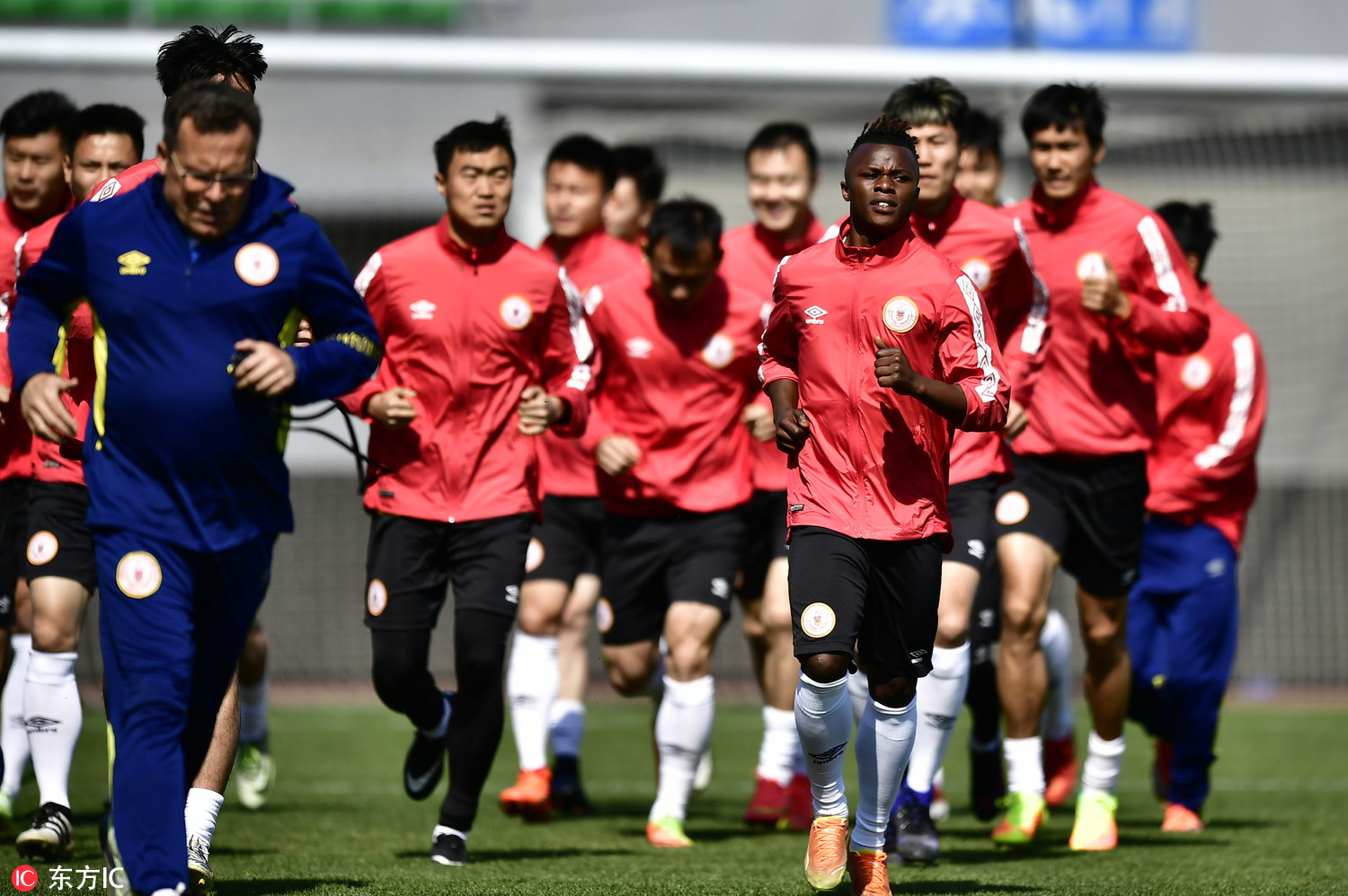 丽江飞虎和大连的比赛直播,北京人和足球比赛直播