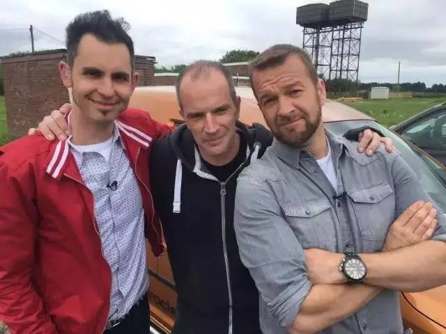 就算你月薪5万又怎样，在这儿也只够洗次车