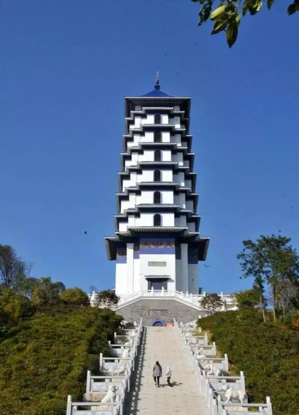 世界瓷都的茶具,漫游世界美景文章