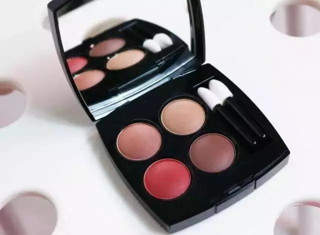 CHANEL限定眼影268被香奶奶种了一片草原