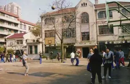 我很怀念以前的母校,我的母校没了什么意思