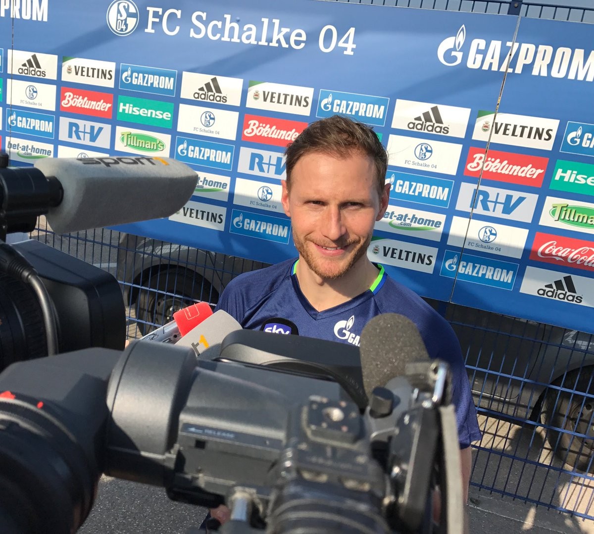 赫韦德斯最新战报,赫韦德斯评价鲁尔德比