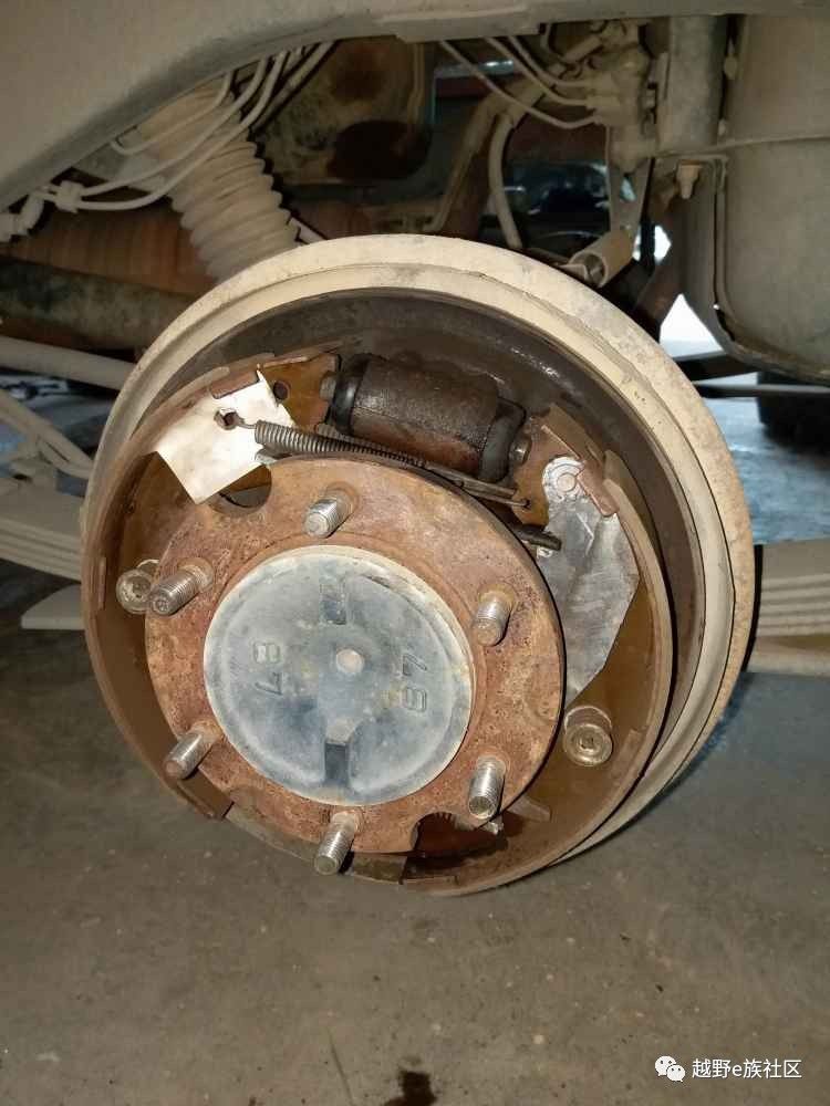 手油泵按压处渗油怎么修理,手油泵坏了怎么自救