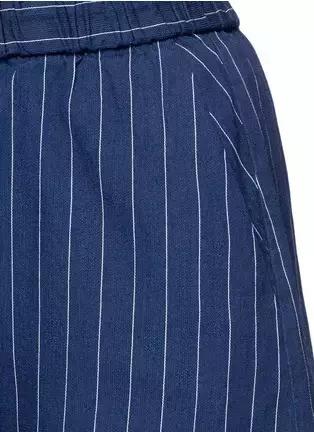 不敢去大牌店试衣服的年轻姑娘，可能永远不知道自己有多美