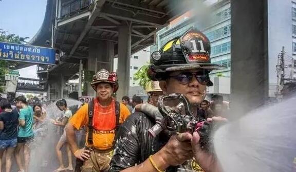 泰国泼水节去哪玩合适,泰国泼水节为什么那么多人去