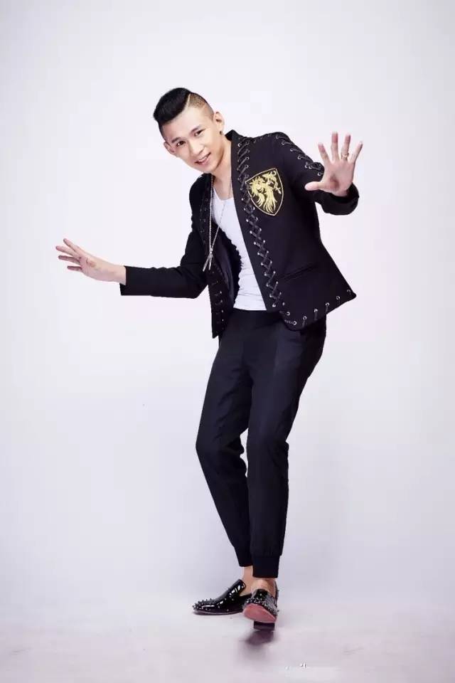 一个月带你赚15万的直播是骗子吗,直播真的月入十万揭秘