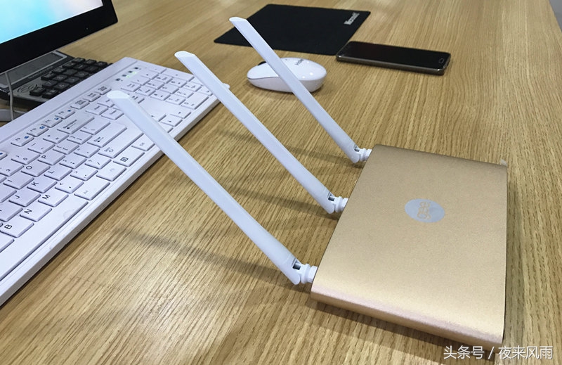 用了这台千兆路由，隔壁老王大哥270平的别墅都不要买路由器了