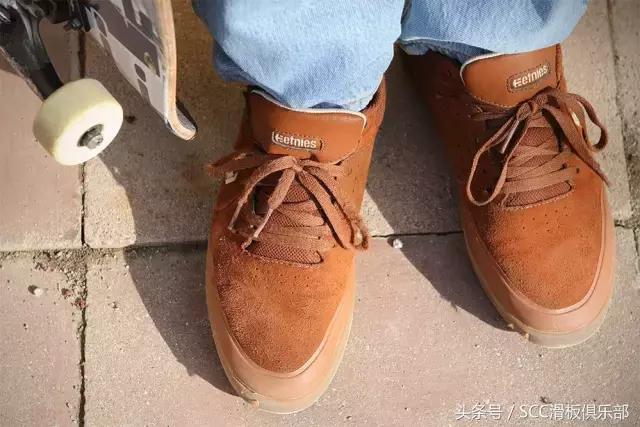 经典的滑板鞋,完美的碳板跑鞋