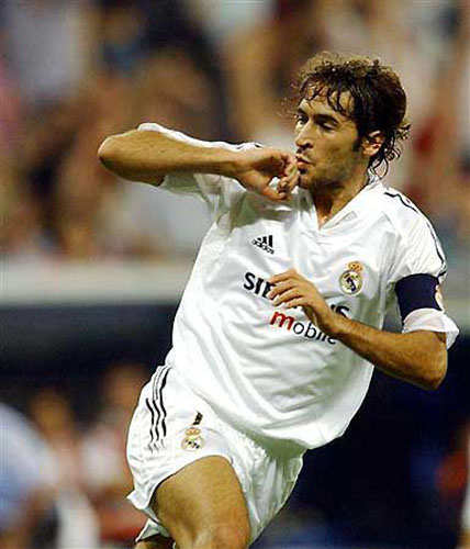 进球庆祝动作自创推荐,进球后超帅庆祝动作怎么做