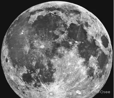 月球表面出现神秘黑洞,月球是否真的像传闻一样是外星人