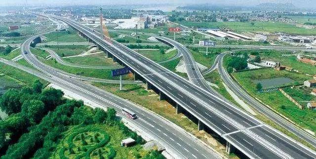 交警强制报废车流程,私家车强制报废是多长时间