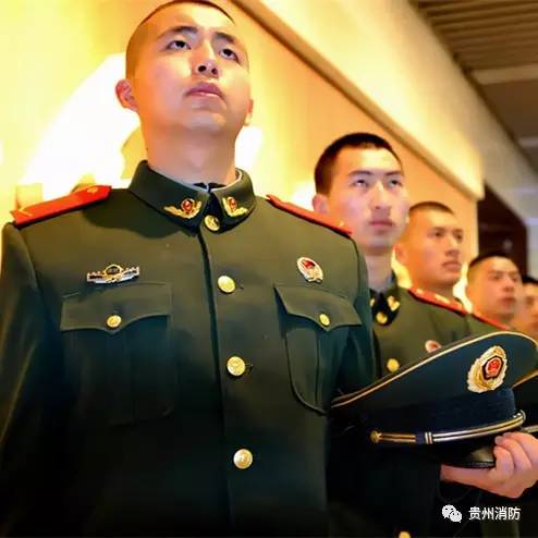 警徽闪耀忠魂视频,警魂闪耀照亮警徽图片