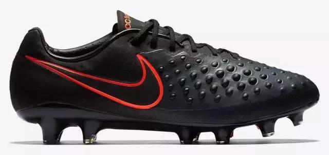 他们都穿什么篮球鞋,他们穿着什么用英语怎么说