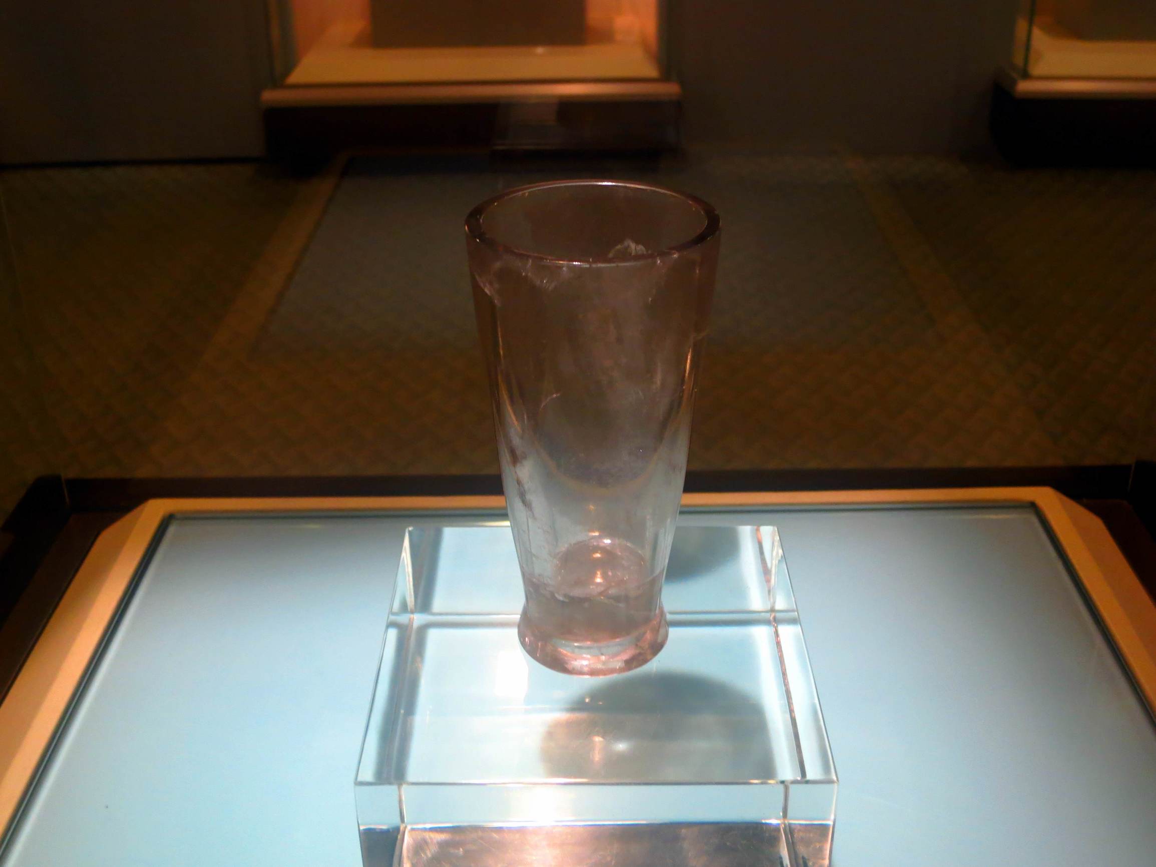 战国水晶杯国宝,战国墓中发现的水晶杯