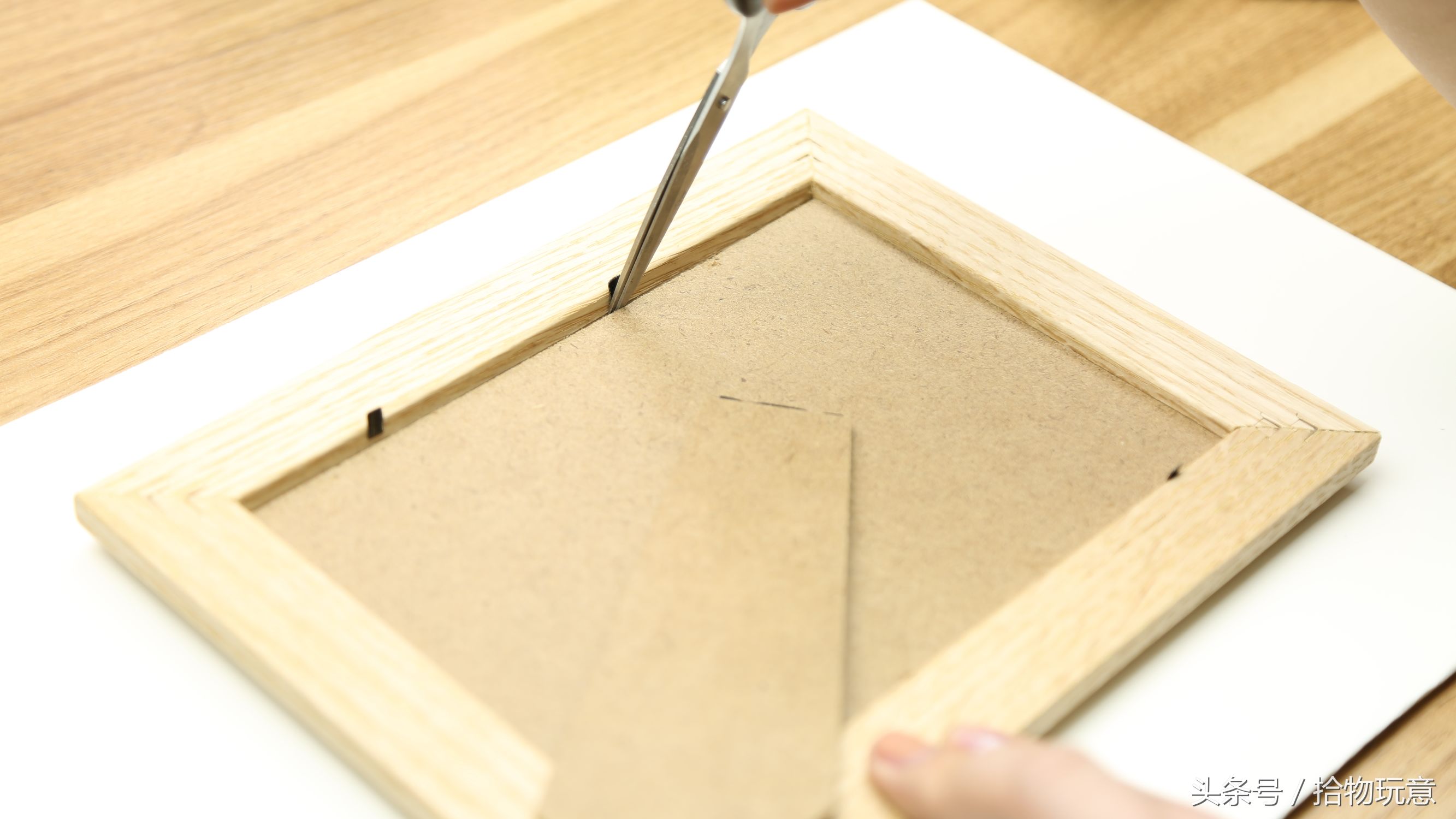 卡纸怎么做成蝴蝶,请用卡纸做出蝴蝶