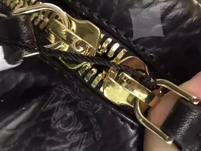 mcm蛇皮纹双肩包真假鉴别,如何鉴别mcm背包