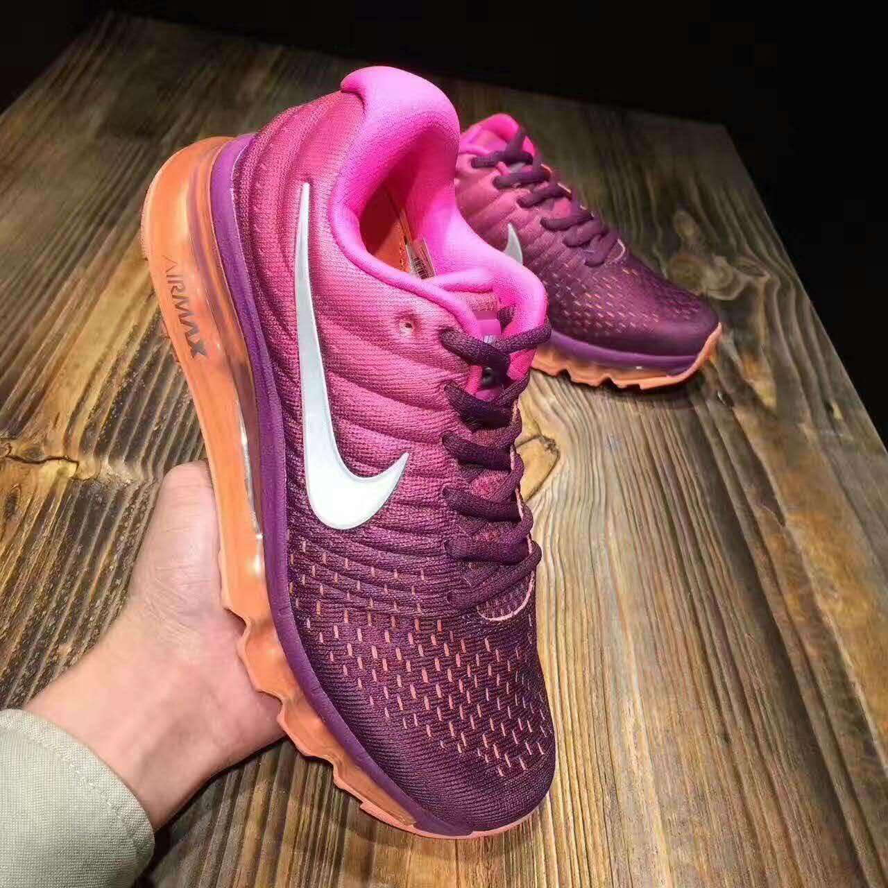 耐克羽绒服的标怎么辨别真假,空军一号耐克真假鉴别