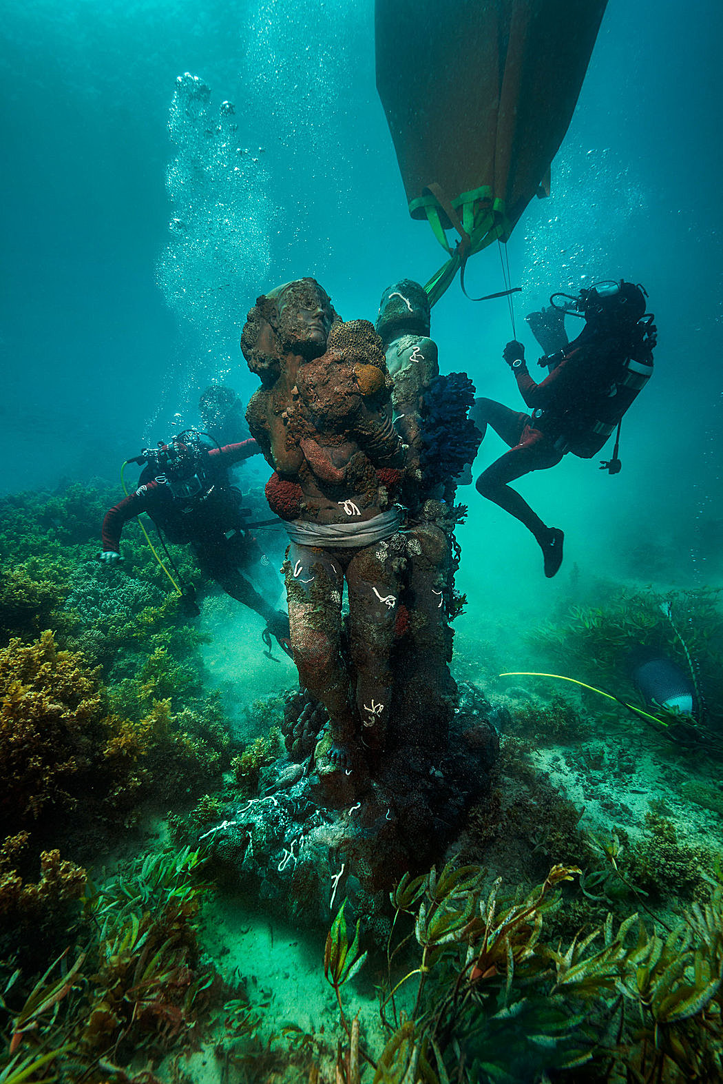 达明恩·赫斯特在威尼斯展出189件“深海珍宝”宣布回归