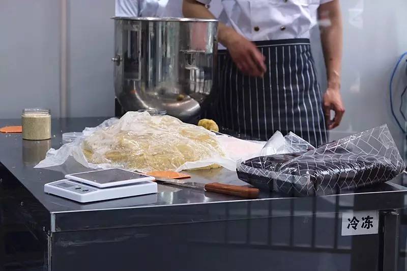 网红鲍师傅要进驻杭州了?吃过那么多年套路的我仿佛看出了点什么