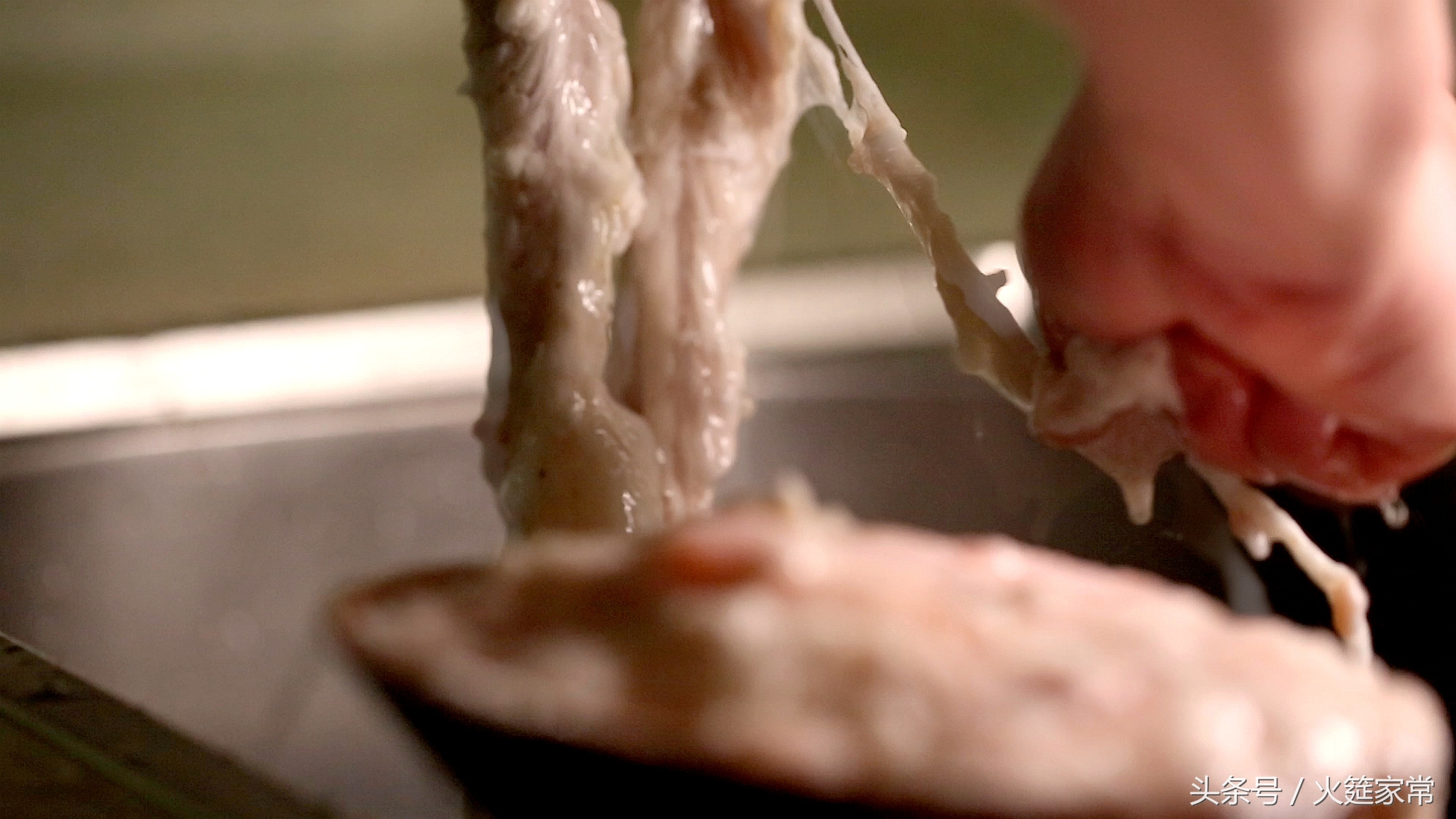 洗肥肠放什么东西洗得最干净,半成品肥肠怎么洗最快最干净