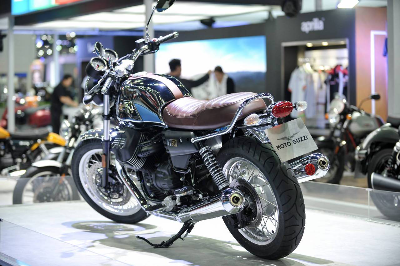 直击曼谷摩托车展美女如云，MOTOGUZZI光荣绽放