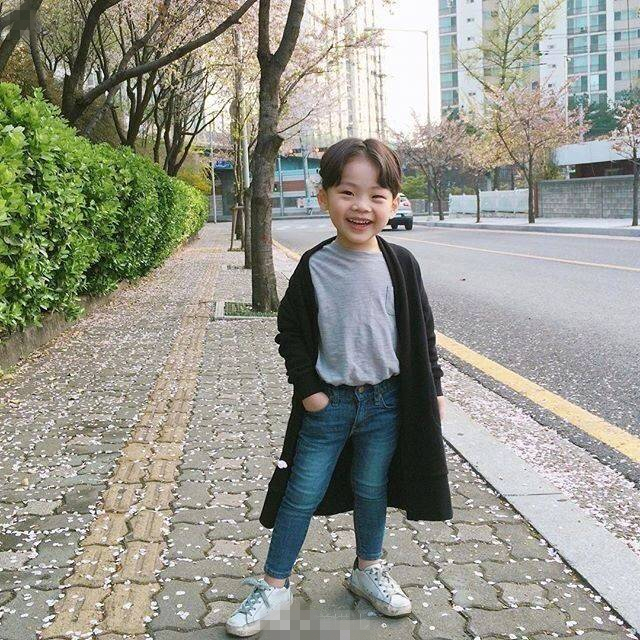 男生20到25岁穿搭简约,适合二十五岁男生的穿搭