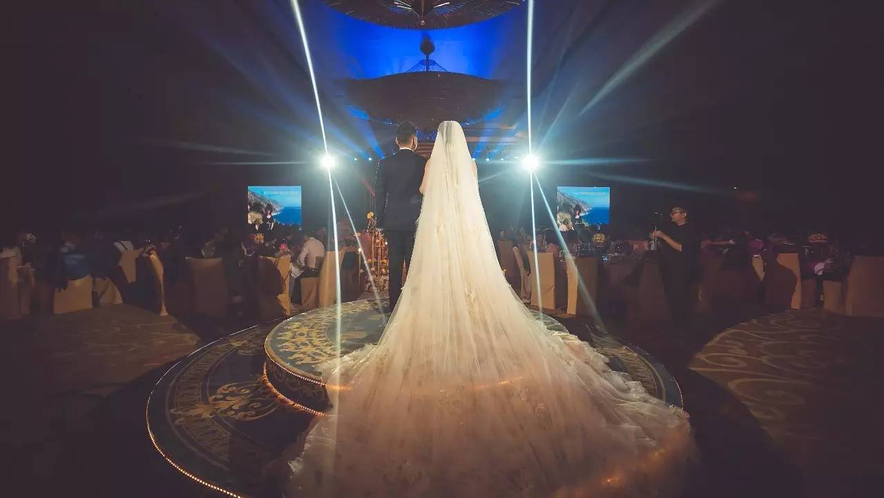 异地办婚礼间隔多久,异地婚礼办一场