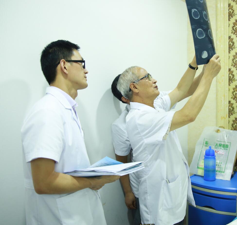 喜迎北京*013院医**癫痫教授杨佐濂莅临合肥安平癫痫医院联合会诊