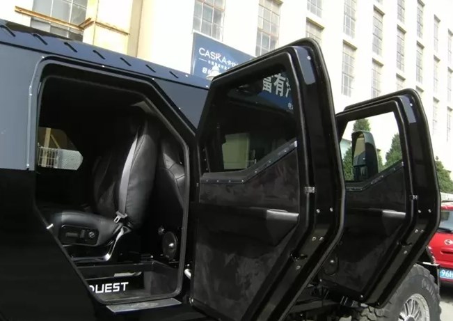 别总因为加不满油就嫌弃这款1500万的豪车了，它也不好洗呀！