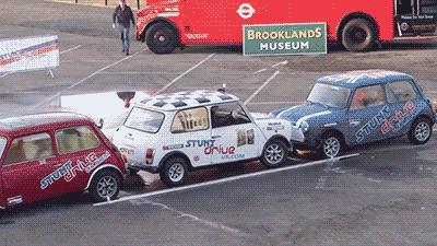 女生生西瓜,妹子吃冰镇西瓜拉肚子