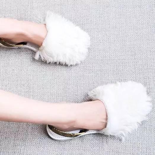 有款很贵却很丑的拖鞋,一双几十块的拖鞋值得买吗