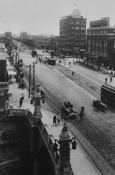 循着时间的绳索｜老大连的繁华商业带