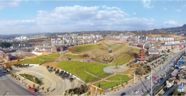 贵州省第十次党代会报告,当代贵州第17期