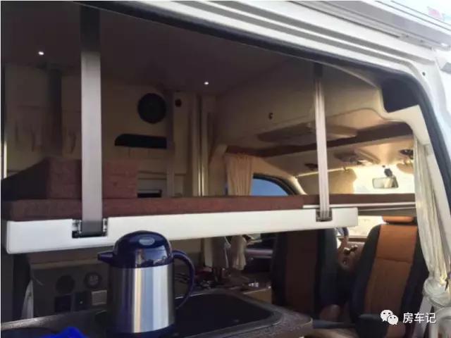 小空间大行程,大通原厂2018款b型房车体验