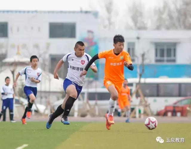 校园足球赛获冠军的喜报,足球代表队获全市冠军