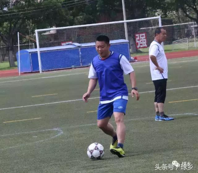 梅州足协教练训练,在梅州找哪位教练学车好