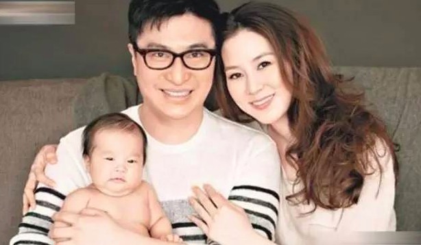 angelababy是顺产还是剖宫产,angelababy生娃又炫腹