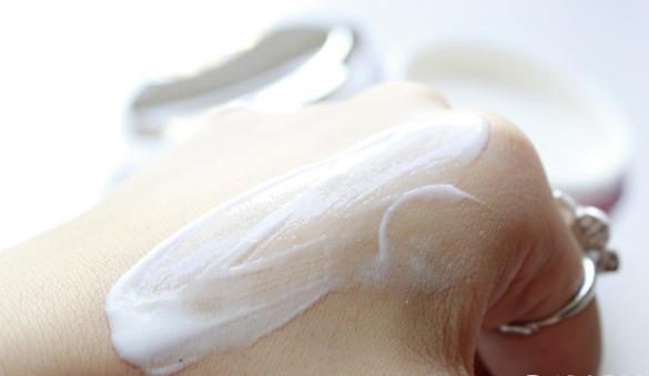 olay大红瓶和露得清a醇面霜哪个好,最好用的明星同款大牌面霜