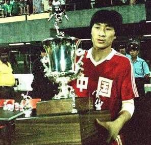 他一上场国足连丢两球被逆转，黑色三分钟从此是挥之不去的阴影！