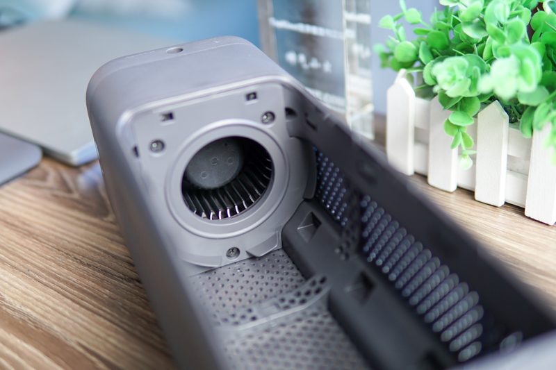 别让甲醛影响你刚买新车的心情，试小米米家车载空气净化器新款