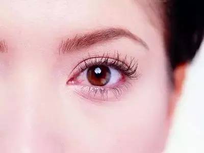 美睫如何避免美睫师颈椎痛,美睫师应根据什么条件设计美睫