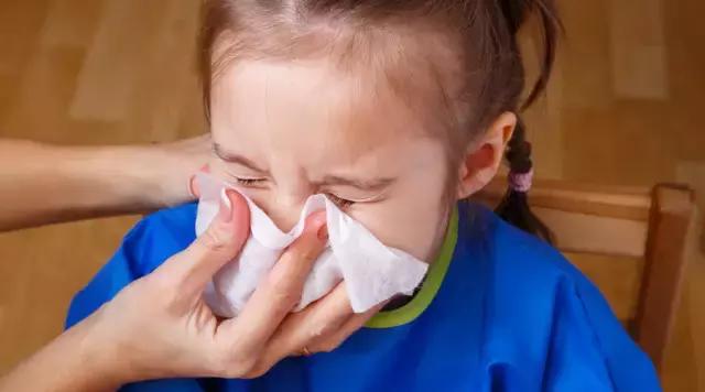 宝宝鼻塞不通气小妙招晚上,宝宝鼻塞不通气一个晚上不睡