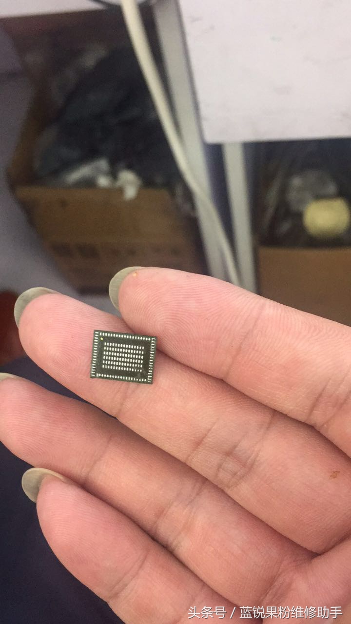 iphone提示温度过高暂停充电,iphone显示温度请等待降温后重试