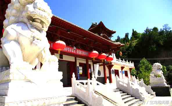 数千大臣宫娥彩女陪护，煌煌国都，何等威严这就是麟游