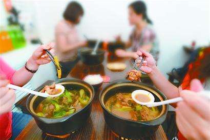 黄焖鸡如何做推广,黄焖鸡怎么经营赚钱