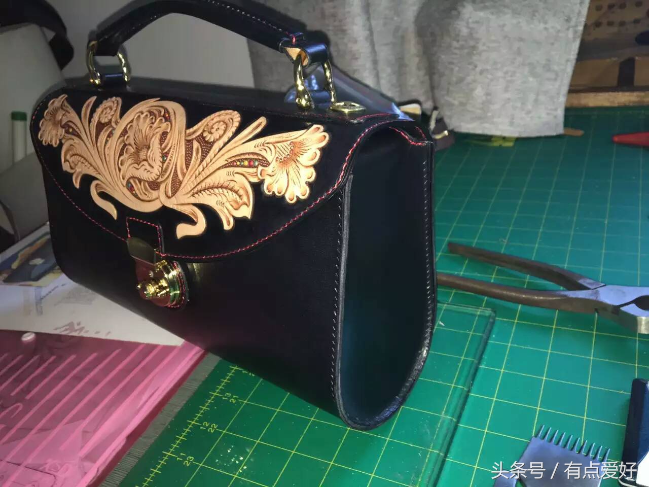 最简单的皮雕图片,简单介绍皮雕