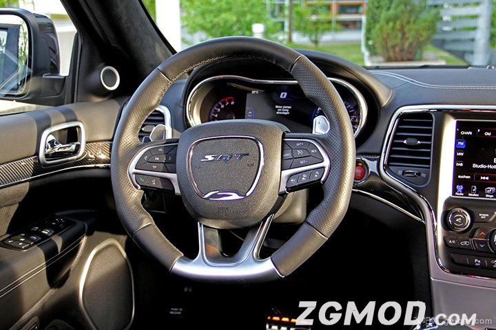 大切诺基srt改装700匹,扮猪吃老虎终结者jeep大切诺基srt8