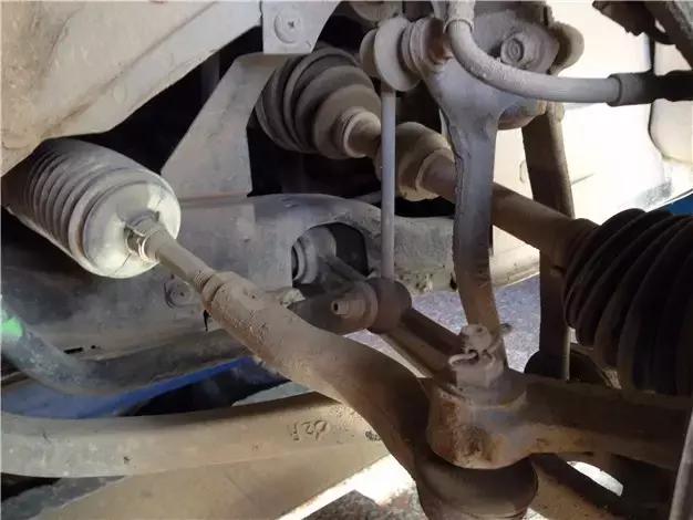 二手车不看底盘结果后悔了,二手车有必要看底盘吗